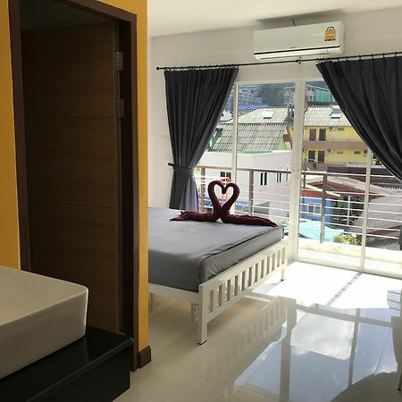 Bedbox Guesthouse And Hostel Patong Exteriör bild