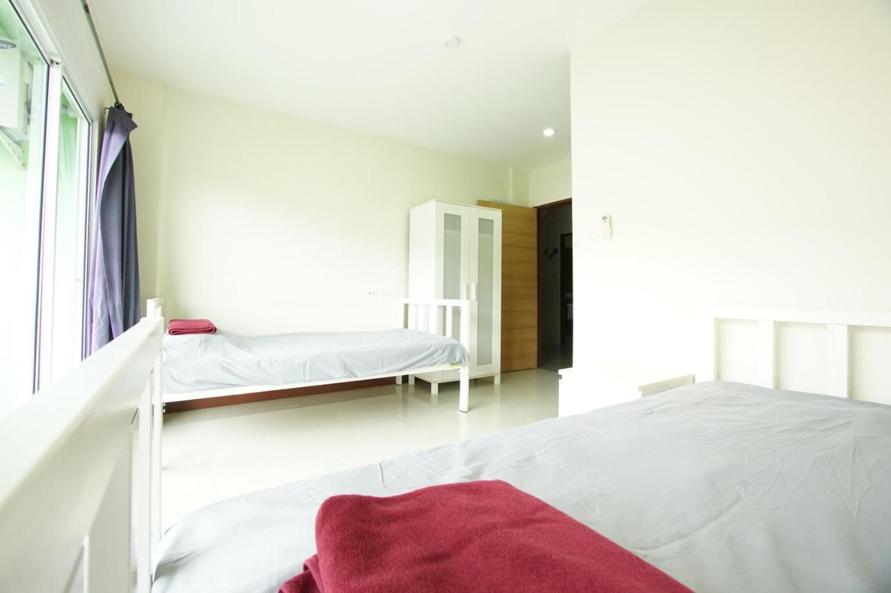 Bedbox Guesthouse And Hostel Patong Exteriör bild