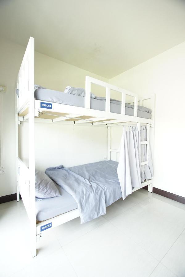 Bedbox Guesthouse And Hostel Patong Exteriör bild