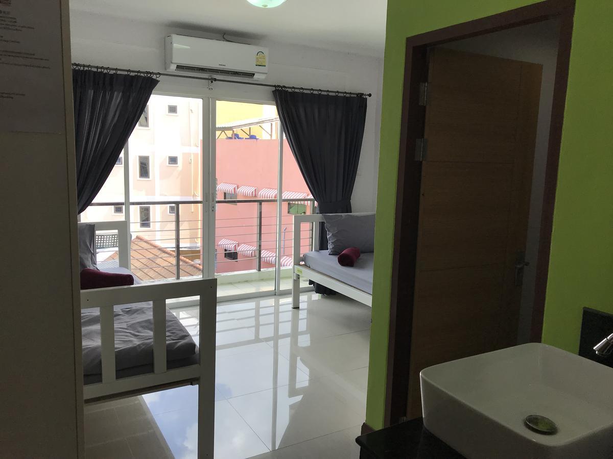 Bedbox Guesthouse And Hostel Patong Exteriör bild
